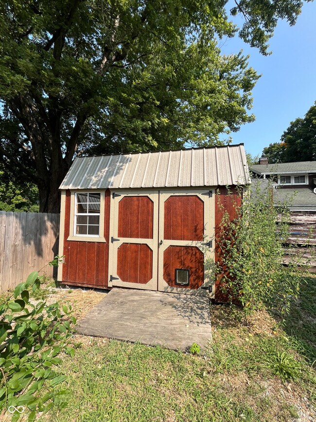 Building Photo - 102 Meridian St