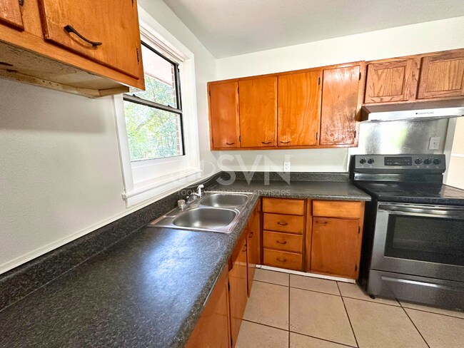 Building Photo - 1250 Druid Dr