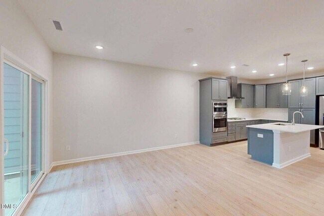 Building Photo - 2459 Englemann Dr