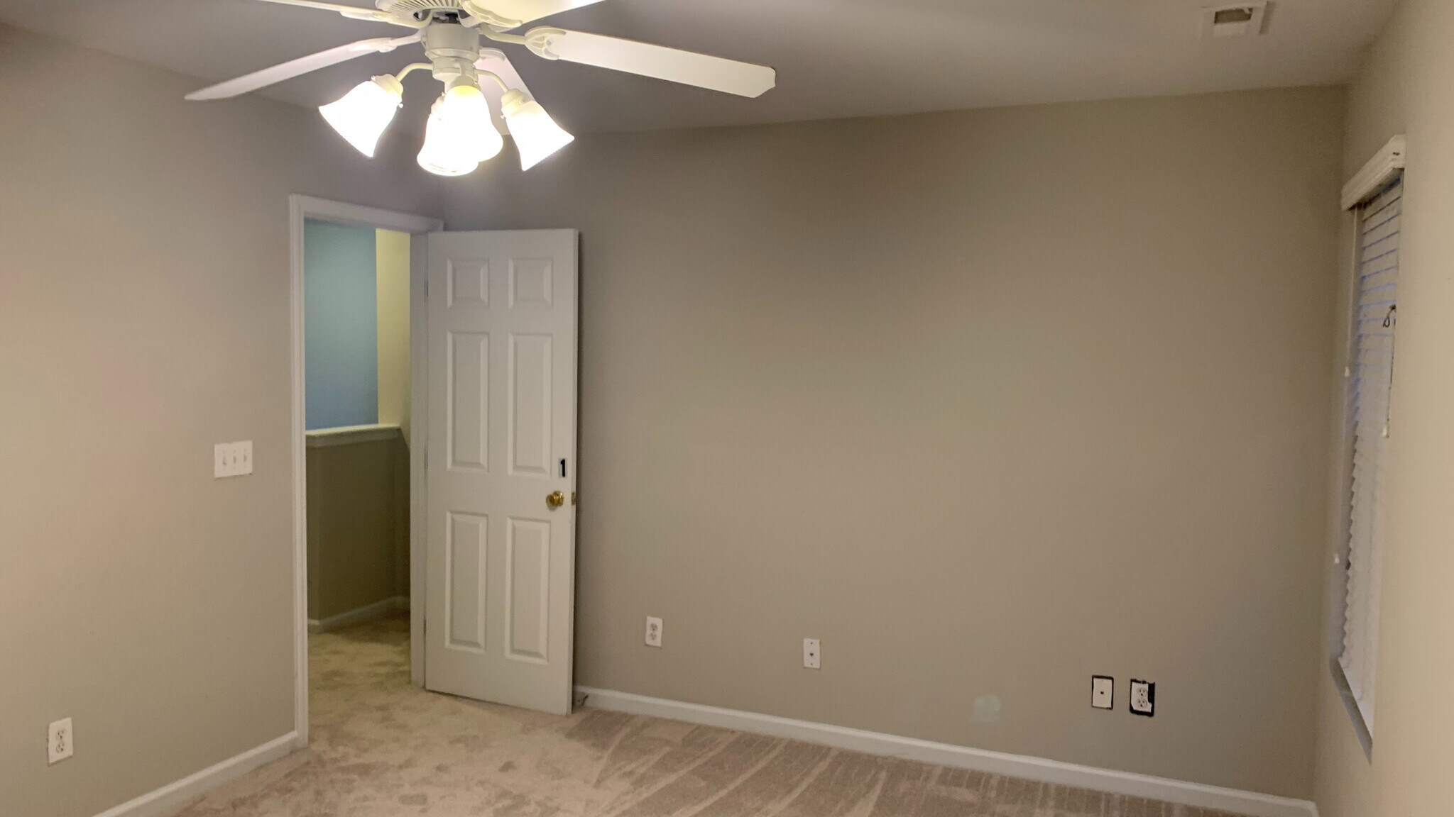 Building Photo - Room in Townhome on Plank Bridge Way