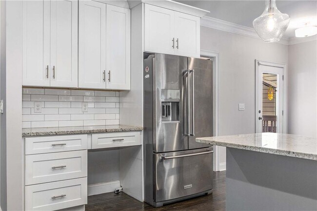 Building Photo - 207 Mellrich Ave NE