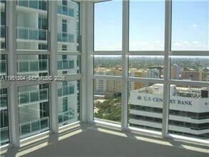 Building Photo - 950 Brickell Bay Dr
