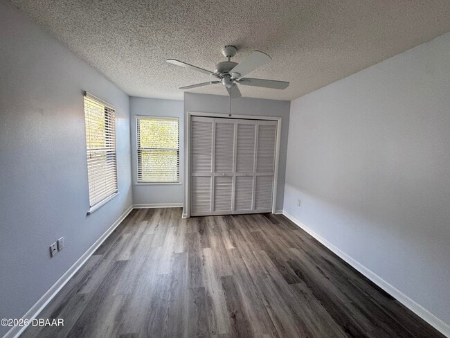 Building Photo - 1921 Sprucewood Way