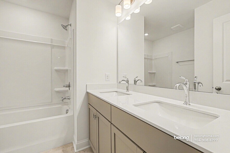 Building Photo - 2915 Herringbone Rd