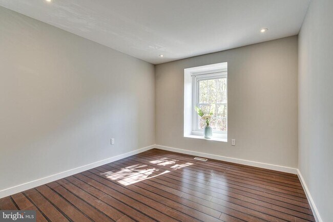 Building Photo - 6153 Forest Creek Ln