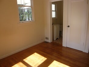 Building Photo - 145-147 Henry St