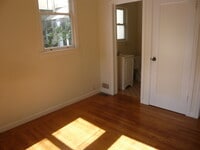 Building Photo - 145-147 Henry St