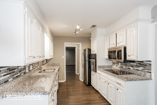 Building Photo - 500 S Colonial Dr