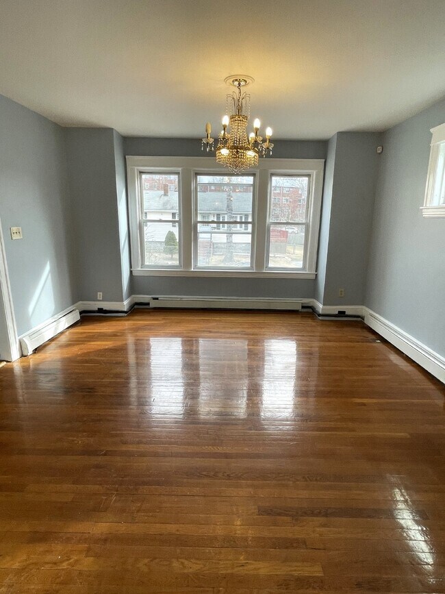 Building Photo - "Charming 3-Bedroom Apartment in Worcester...