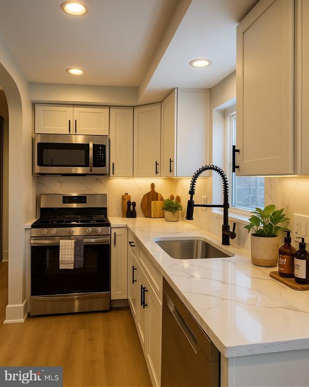 Building Photo - 3120 Tilton St