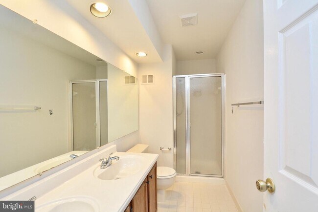 Building Photo - 4223 Devonwood Way