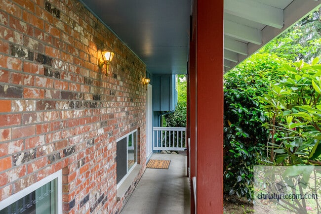 Building Photo - 13709 SE 23rd St