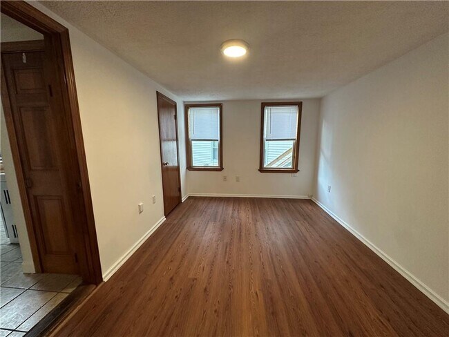 Building Photo - 177 Boyden St