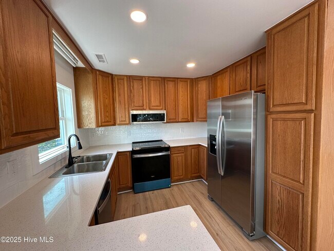 Building Photo - 106 Broadview Ln