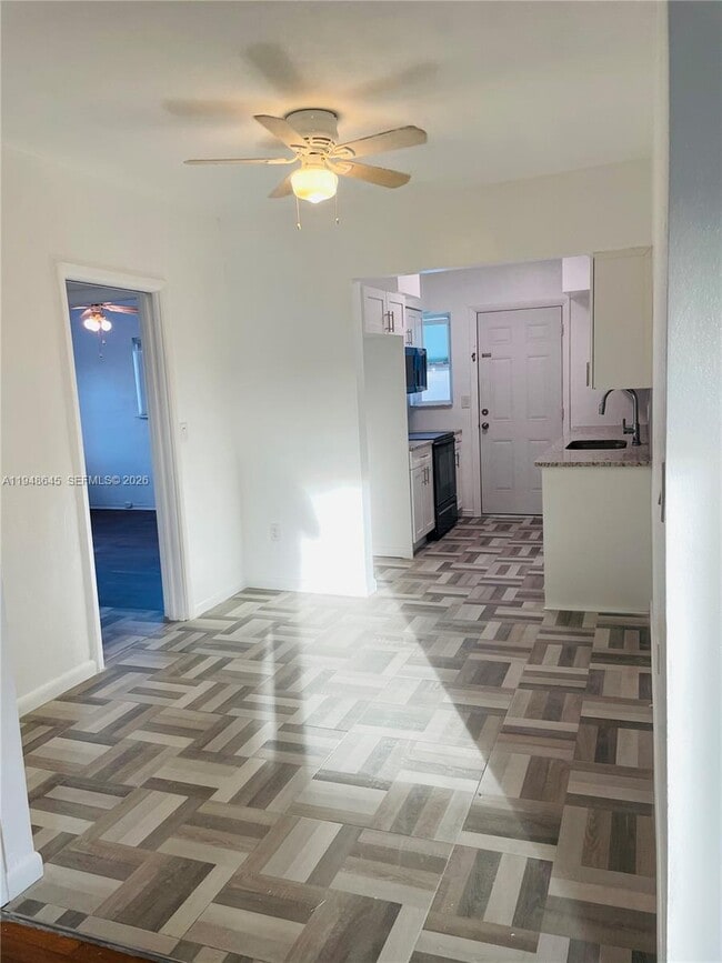 Building Photo - 1840 S Treasure Dr