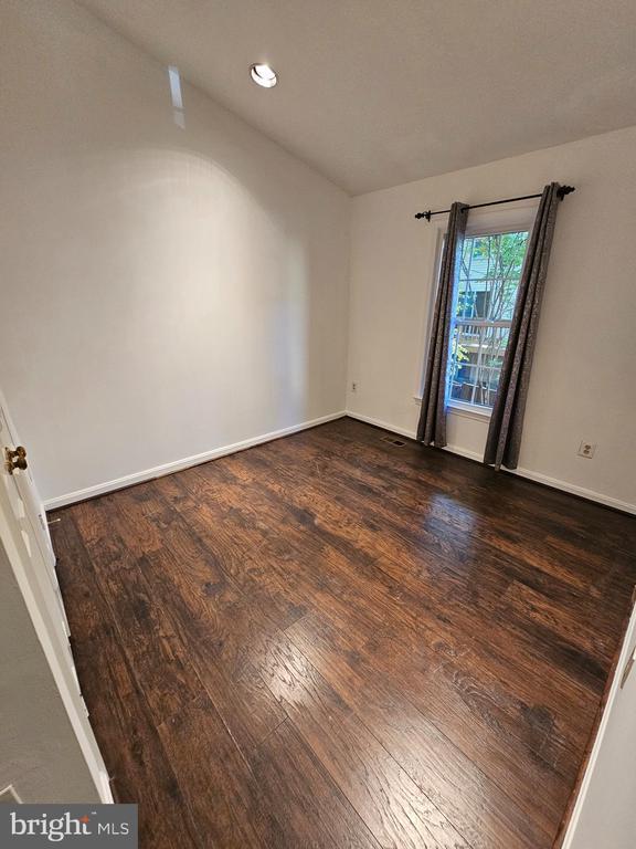 Building Photo - 10520 Pine Haven Terrace