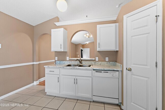 Building Photo - 7323 Lawn Tennis Ln