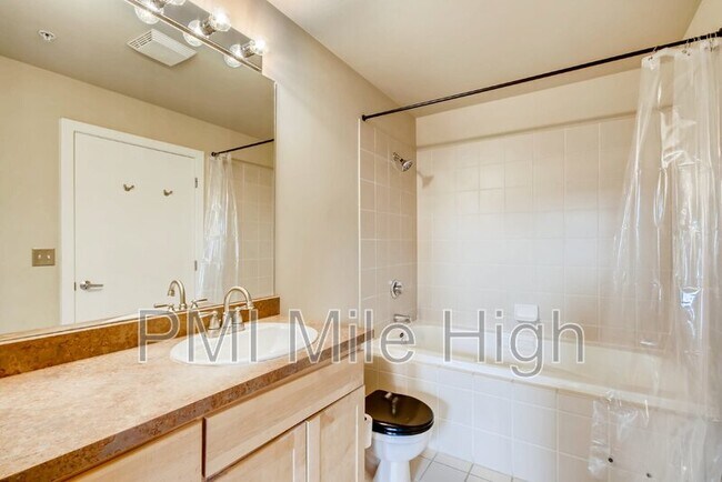 Building Photo - 275 S Harrison St