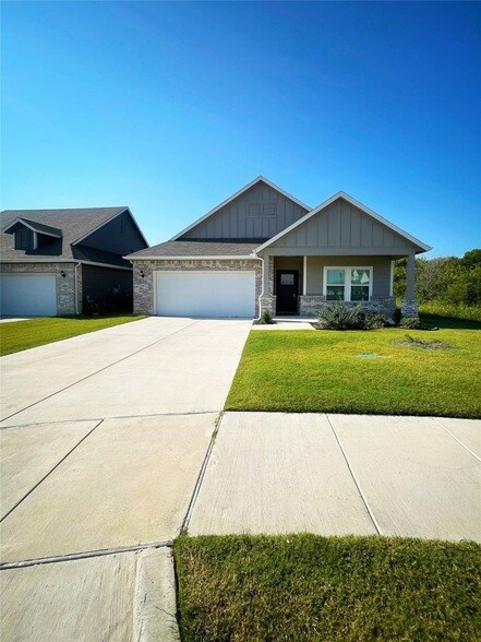 Primary Photo - 4702 Deadwood Dr