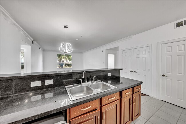 Building Photo - 6633 W Sam Houston Pkwy S