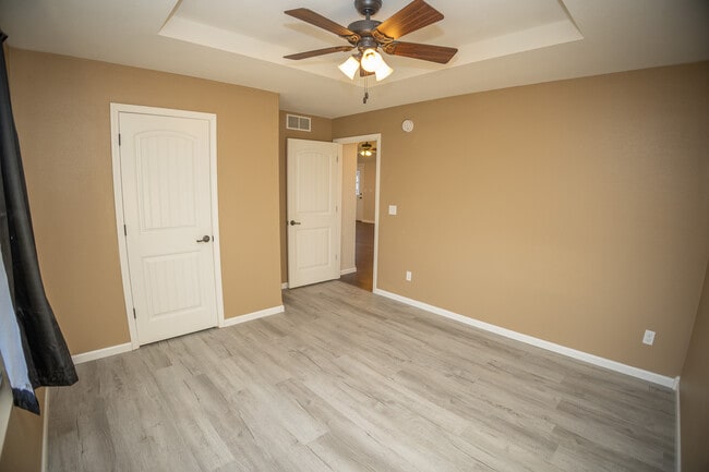 Building Photo - 4055 Westminister Dr