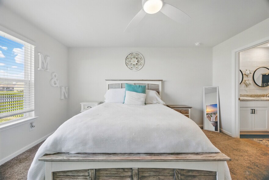 Building Photo - 580 Talisman Trl