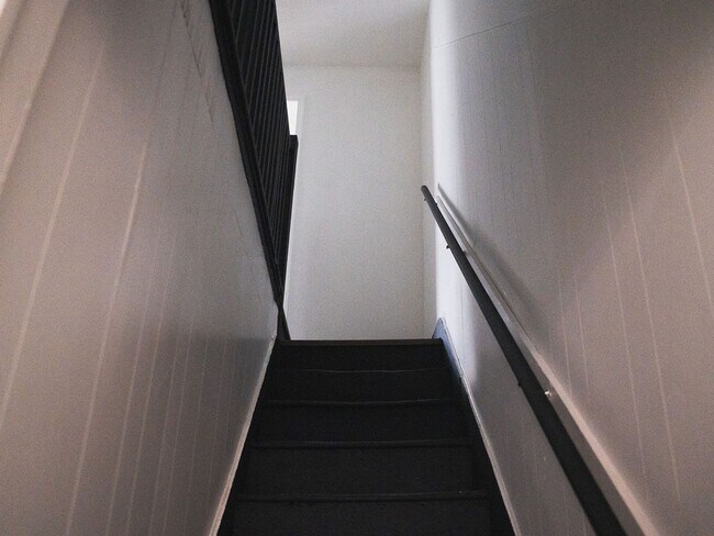 Building Photo - 936 Ferry St