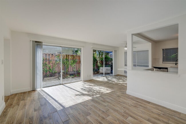 Building Photo - 4609 Bougainvilla Dr