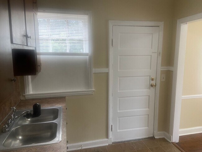 Building Photo - **AVAILABLE NOW**Near Ft. Benning. Columbus, GA 2 Bedroom / 1 Bathroom Home for Rent***