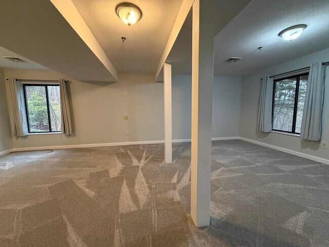 Building Photo - 17 Bayberry Dr