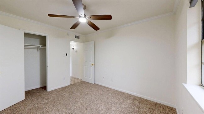Building Photo - 1605 Cloverdale Ct