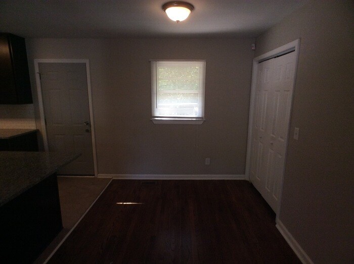 Building Photo - 2892 Horse Shoe Dr