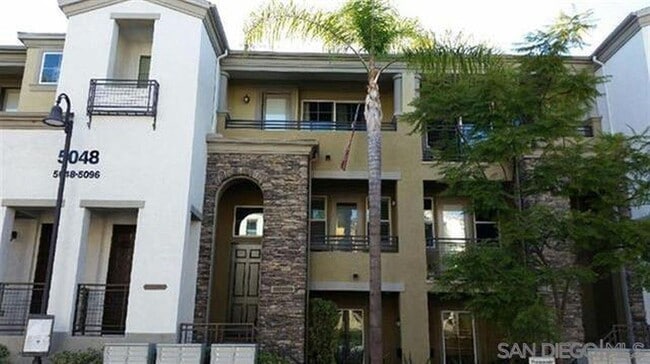 Primary Photo - 5076 Plaza Promenade