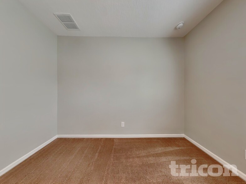 Building Photo - 727 Benjamin Trail