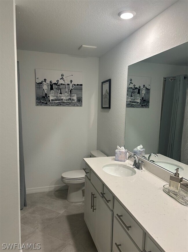 Building Photo - 15375 Grn Acrs Ave