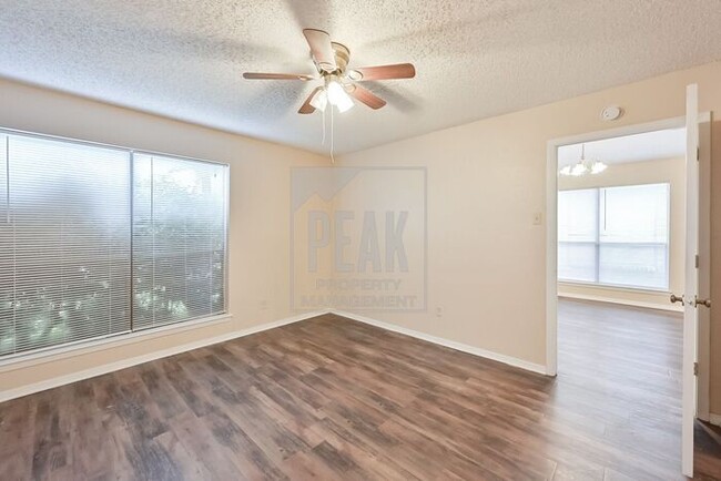 Building Photo - Affordable 2-Bedroom Duplex in Arlington –...