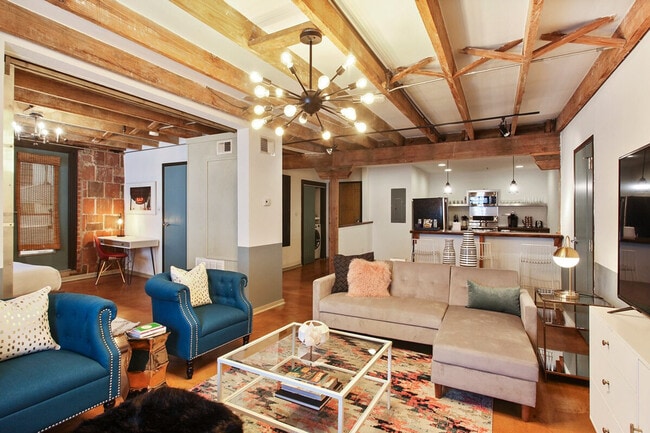 Building Photo - 1041 Constance St