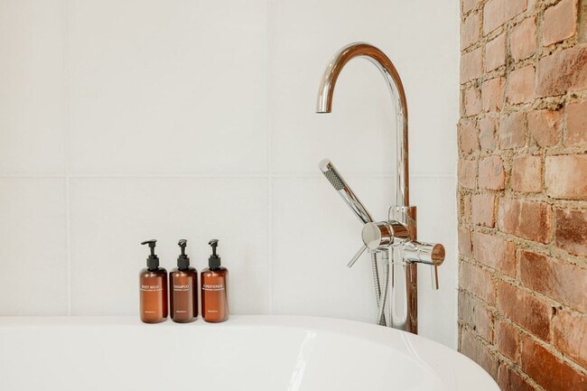 Building Photo - 1201 Jackson St