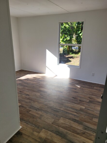 Building Photo - 351 Spring St