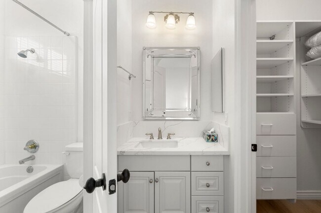 Building Photo - 6213 Paseo Privado