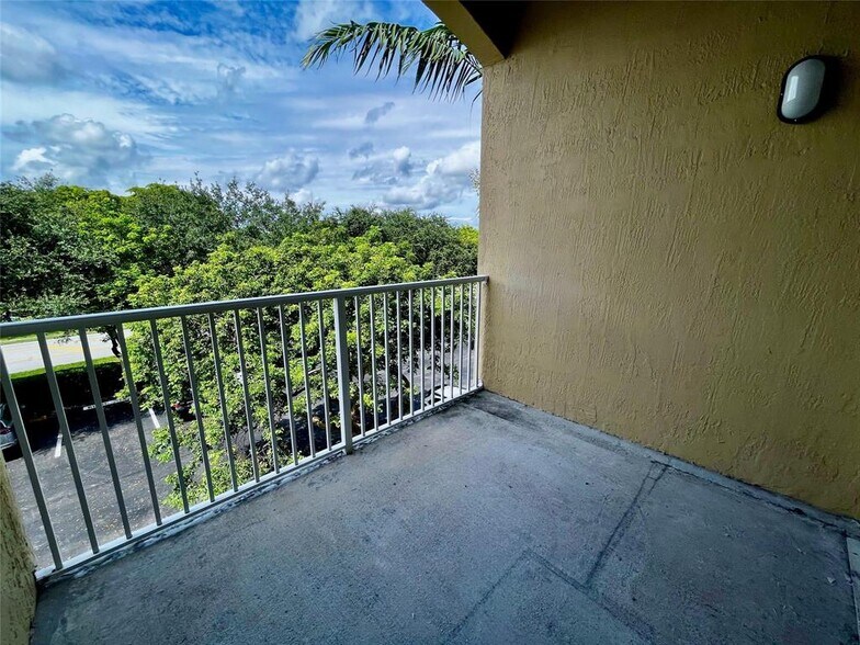 Building Photo - 7085 Nova Dr