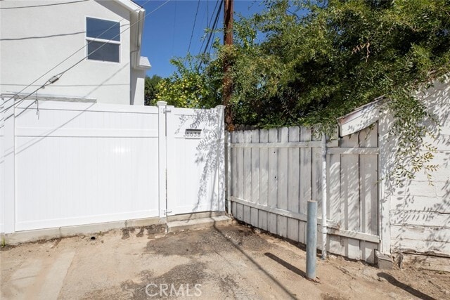 Building Photo - 6638 Lindley Ave
