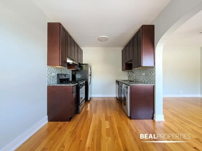 Building Photo - 1 bedroom in WINNETKA IL 60093