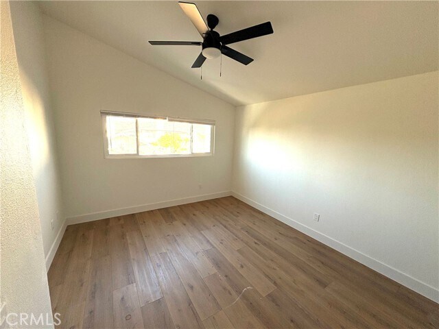 Building Photo - 758 W 20th St