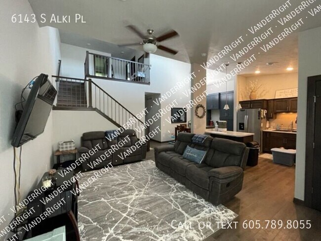 Building Photo - 6143 S Alki Pl