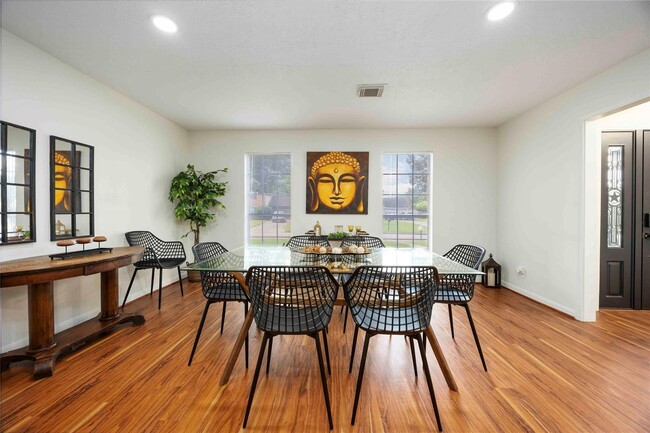 Building Photo - 5511 Green Timbers Dr