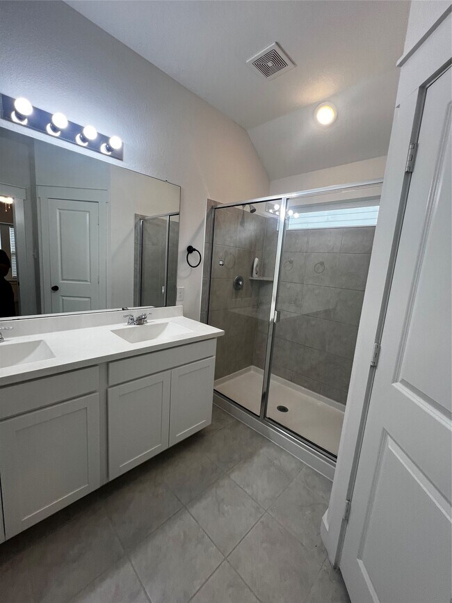 Building Photo - 9214 Melmack Dr