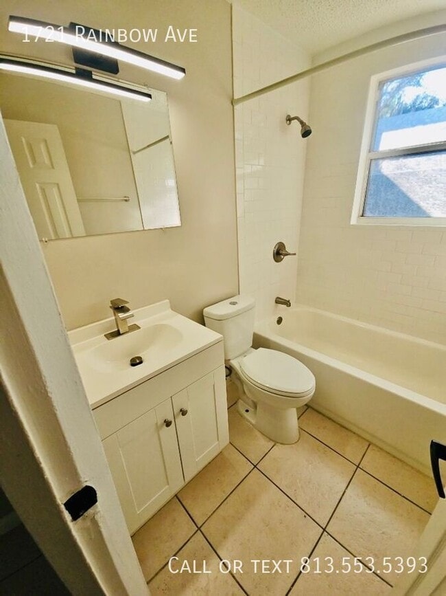 Building Photo - 1721 Rainbow Ave