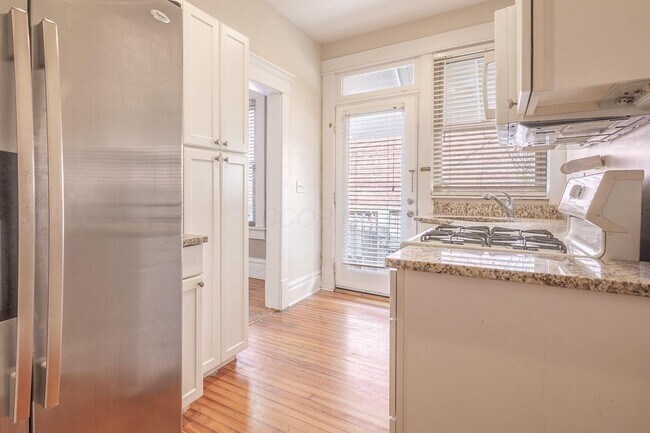 Building Photo - 6 Hanford St