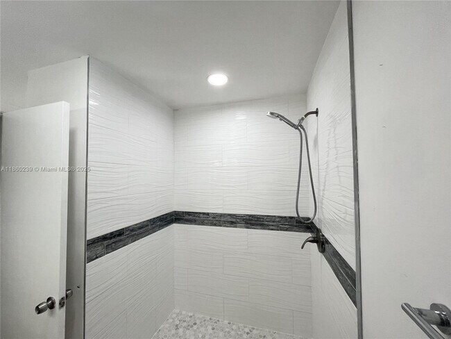 Building Photo - 720 NW 132nd Terrace